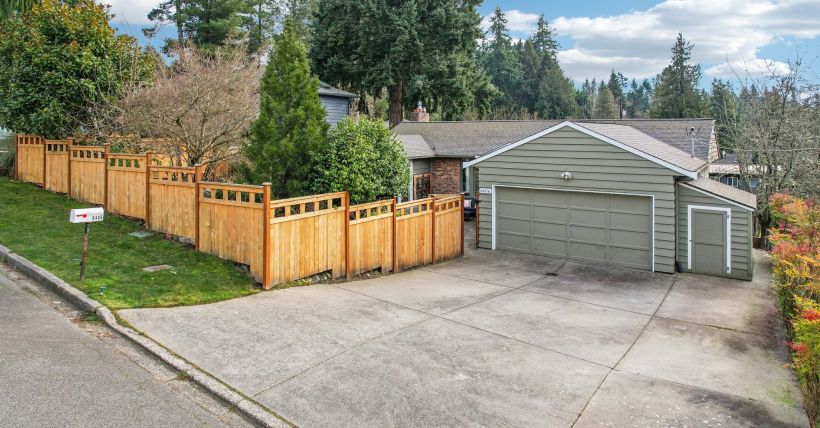 Private Oasis Steps from Lake Ballinger